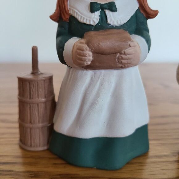 Vintage Ceramic Handcrafted Pilgrim Boy and Girl Thanksgiving Fall Autumn 1994 - Picture 4 of 15